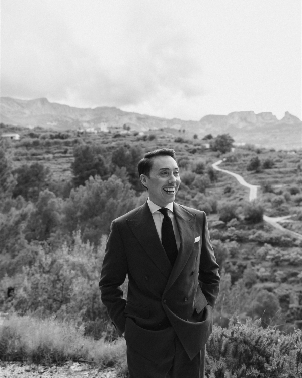 A Mediterranean Sunset Soirée With a Fresh Citrus Sixties Twist