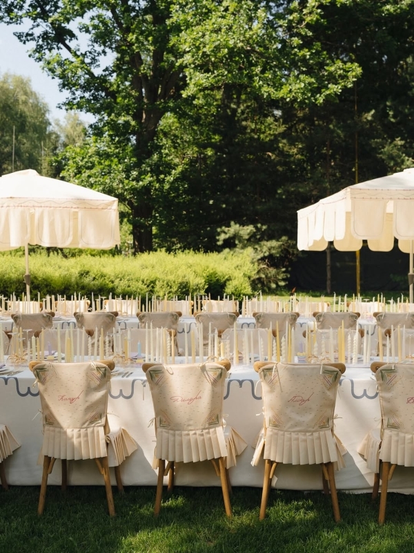 How to Use AI to Create Your Wedding Day Timeline, Playlist, Seating Chart & More