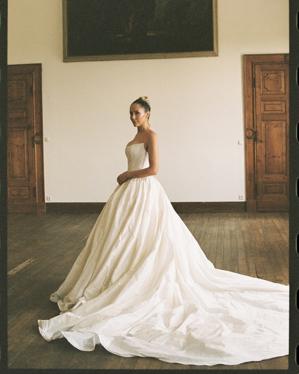 A Vintage-Infused Verona Wedding Dripping With Roses, Silk & Italian Romance