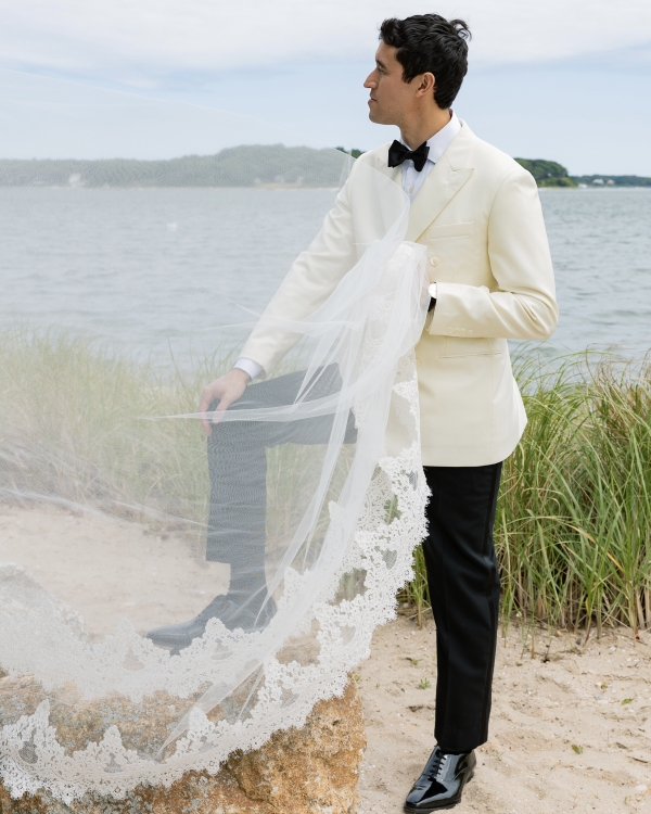 A Stylish Vintage Wedding on Long Island’s North Fork