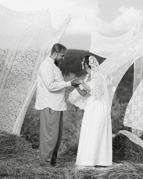 Planning a Wedding Without a Wedding Planner? Here's What to Consider First