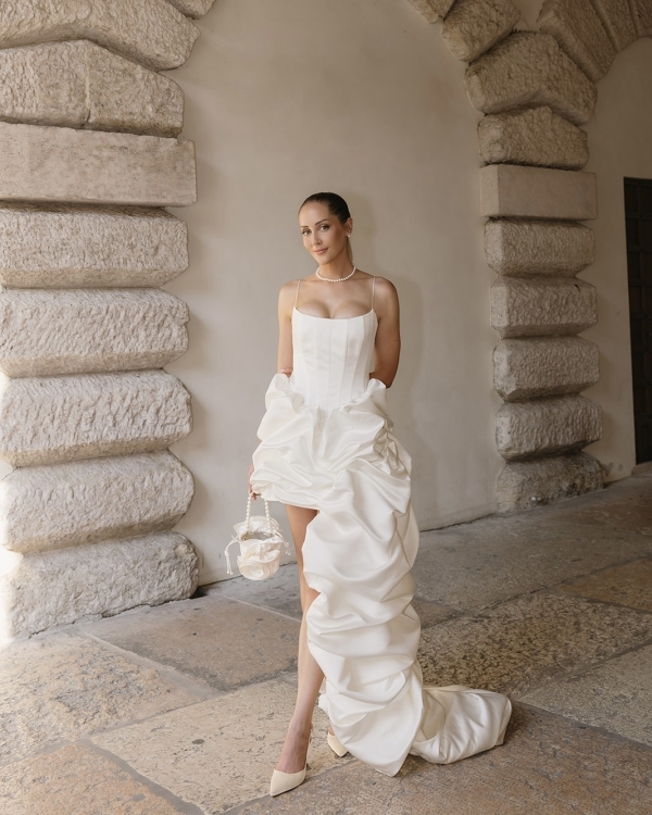 A Vintage-Infused Verona Wedding Dripping With Roses, Silk & Italian Romance