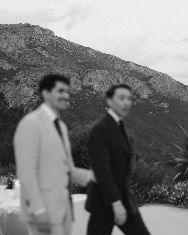 A Mediterranean Sunset Soirée With a Fresh Citrus Sixties Twist