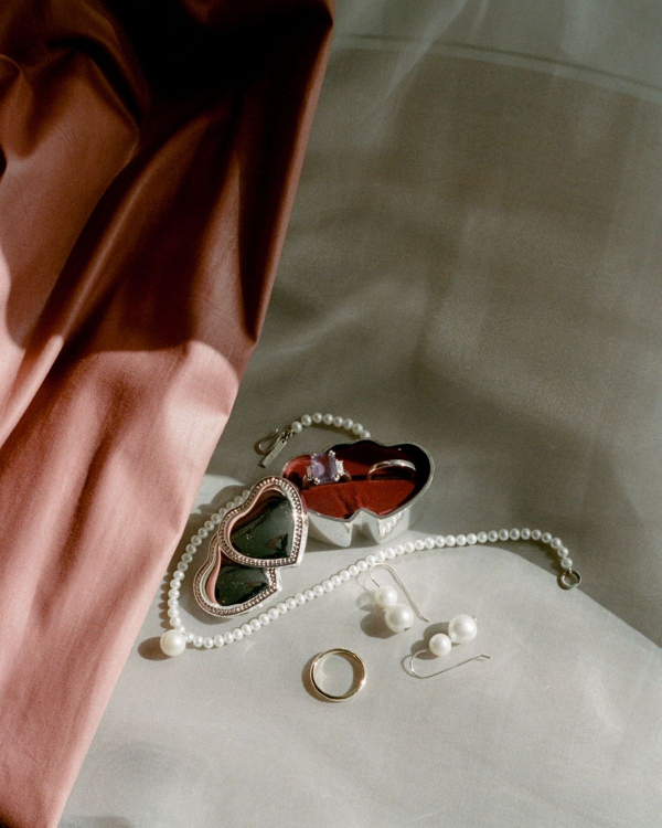 45 Must-Have Getting Ready Wedding Photos That Capture the Magic