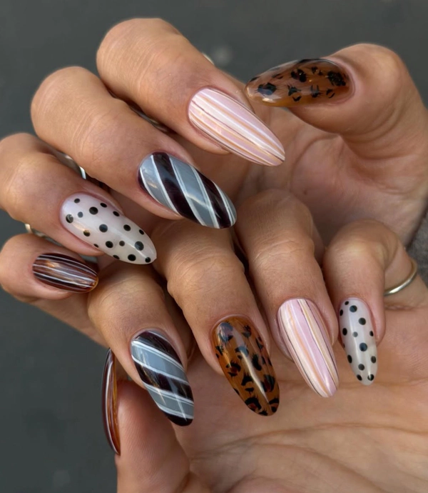 <a href="https://www.instagram.com/p/DT-oMtKCHmB/?img_index=1">Chummy Nails</a>