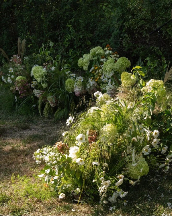 <a href="https://www.instagram.com/theflowerslinger/p/DOEBv7bDYAU/?hl=en&amp;img_index=4" target="_blank" rel="noopener noreferrer">The Flowerslinger</a>