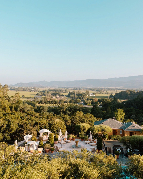 <a href="https://www.instagram.com/p/DcPGq6UiibT/?img_index=1">Auberge du Soleil</a>