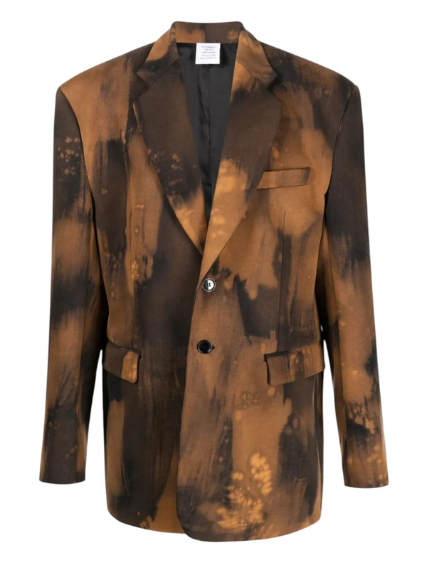 <a href="https://www.farfetch.com/shopping/men/vetements-overbleached-single-breasted-blazer-item-20028566.aspx">VETEMENTS Blazer</a> from Farfetch, $2586