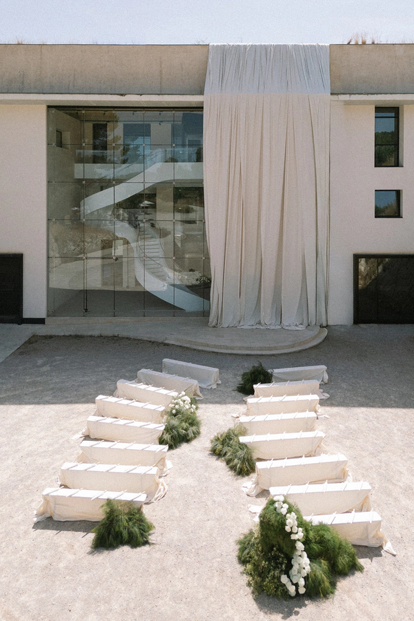 Modern Design Meets Mediterranean Ease at This Rock-Carved Vineyard Wedding in Mallorca