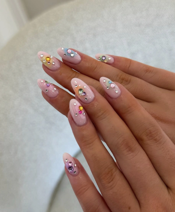 <a href="https://www.instagram.com/p/DbL3YjPCM3m/?img_index=1">Fifi Nails</a>