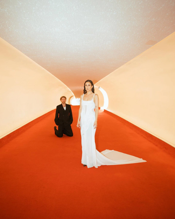 <a href="https://www.instagram.com/twahotel/">TWA Hotel</a>, Photography: <a href="https://www.instagram.com/p/C8CuGAdOGfH/?img_index=1">From the Daisies</a>