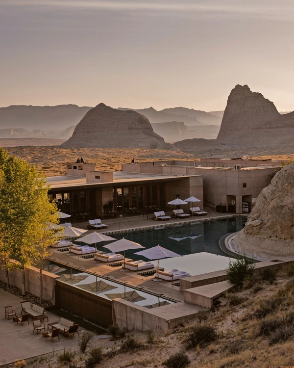 <a href="https://www.instagram.com/p/DYUewRmEifx/?img_index=1">Amangiri</a>, Photography: <a href="https://www.instagram.com/piipawit/">P Pawit</a>