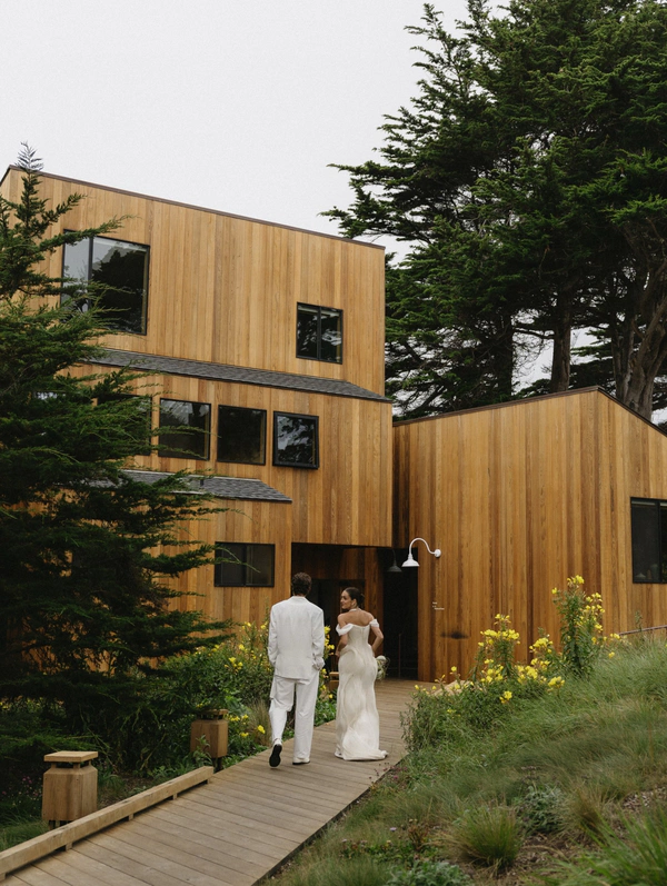 <a href="https://www.instagram.com/thesearanchlodge">Sea Ranch Lodge</a>, Photography: <a href="https://www.instagram.com/faithdanielleweddings/p/DcCXwhzmSqN/?img_index=4">Faith Danielle</a>