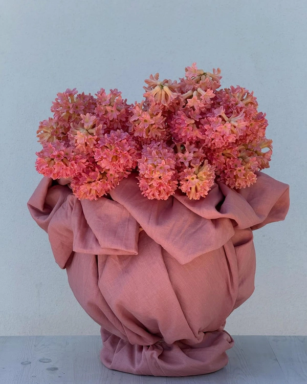 <a href="https://www.instagram.com/p/DXb1hrcCD9Q/?img_index=1">Edénique de Beaumont Floral Design</a>