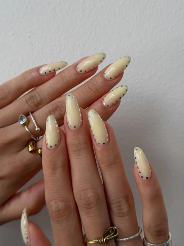<a href="https://www.instagram.com/p/DSUkqaCgT5u/">Manicure Laundry</a>