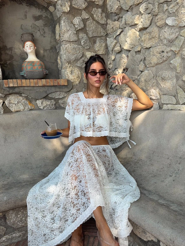 Content: <a href="https://www.instagram.com/p/DboOIsqmgp-/?hl=en&amp;img_index=7">Christina Elezaj</a>