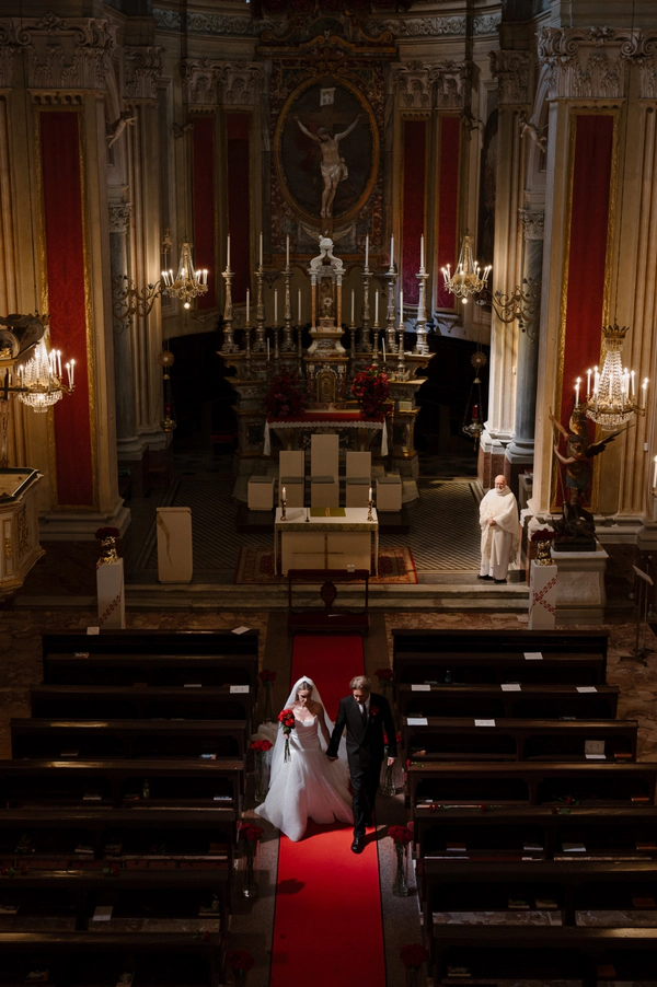 A Surreal Artist’s Italian Wedding with 2,000 Red Roses, a Two-Metre Bleeding Cake & Viktor & Rolf Couture