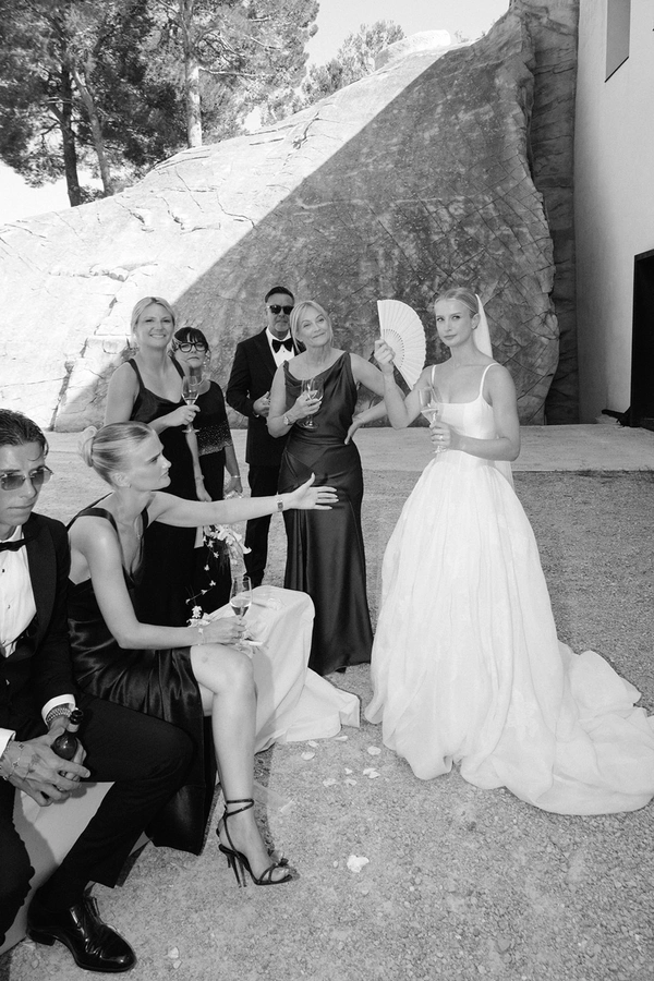 Modern Design Meets Mediterranean Ease at This Rock-Carved Vineyard Wedding in Mallorca