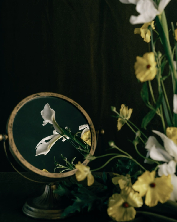 Floral Styling &amp; Photography: <a href="https://www.instagram.com/p/DVb8R7cjciy/?img_index=3">Brancoprata﻿</a>
