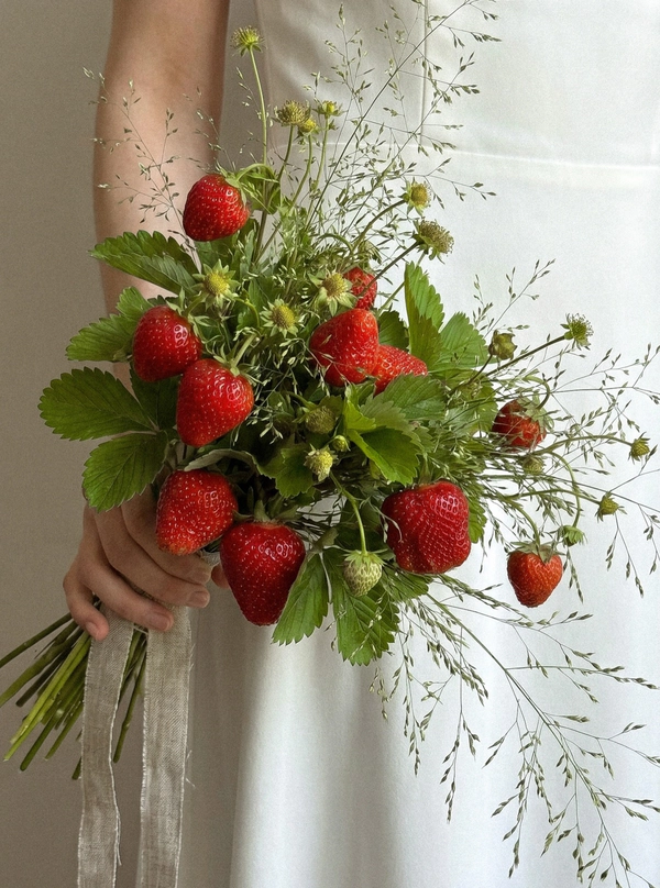 <a href="https://www.instagram.com/p/DZkaGrSkYNc/?img_index=1">Floral Studio</a>