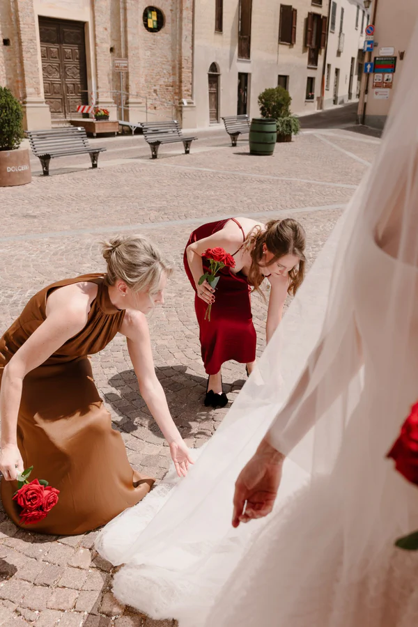A Surreal Artist’s Italian Wedding with 2,000 Red Roses, a Two-Metre Bleeding Cake & Viktor & Rolf Couture