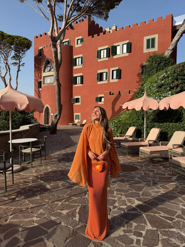 Content: <a href="https://www.instagram.com/p/DbTazxwleoA/?hl=en&amp;img_index=1">Audrey Peters</a>