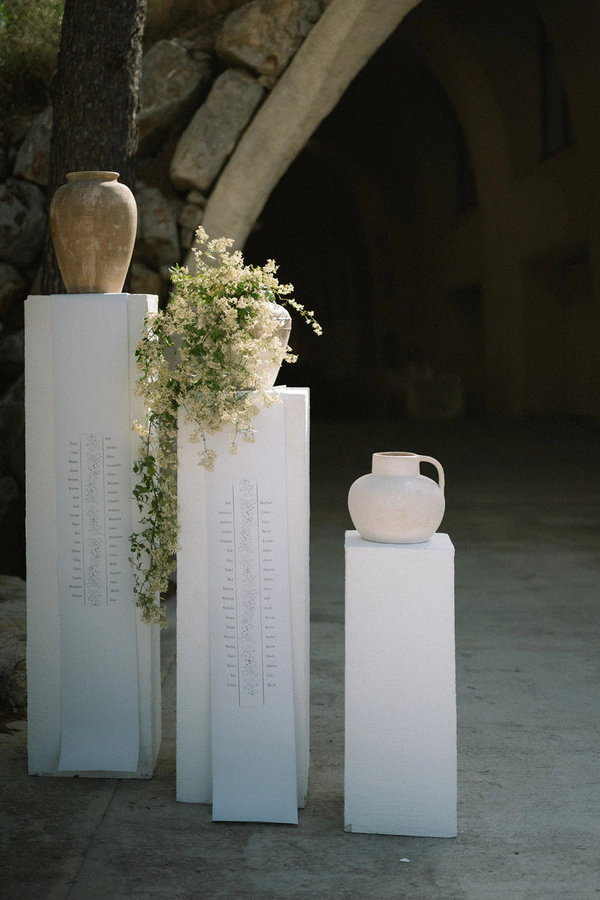 Modern Design Meets Mediterranean Ease at This Rock-Carved Vineyard Wedding in Mallorca