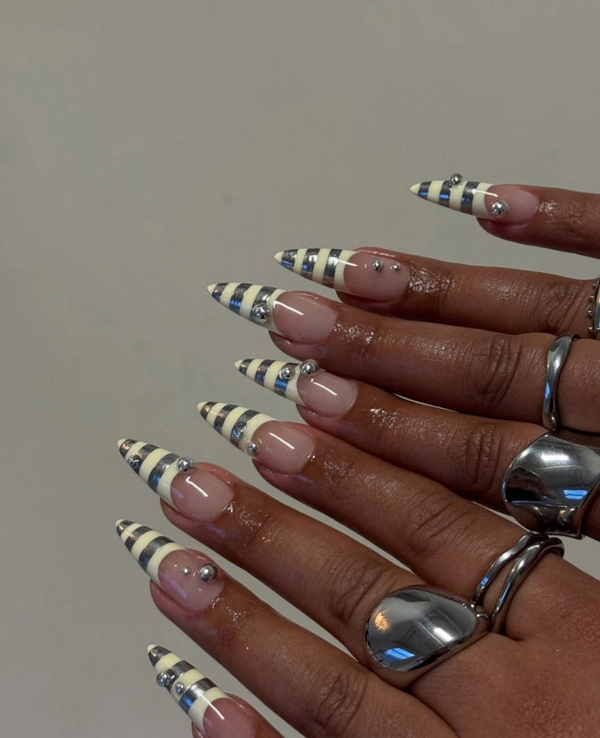 <a href="https://www.instagram.com/p/DW9W6mADayo/">Zynwalanails</a>