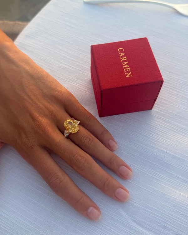 Yellow Diamond Engagement Rings Are Having a Moment: 30 Styles Inspired by Carmen Montero Mundt — photo 2