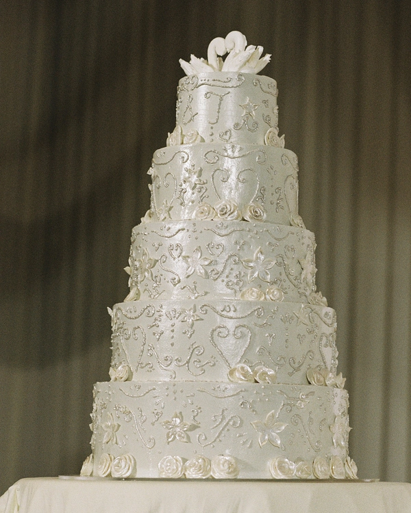 <a href="https://www.instagram.com/p/DHvnG9PvCJg/?img_index=1">SNP Cake Atelier</a>, Photography: <a href="https://www.instagram.com/numchoks/">Numchok S</a>