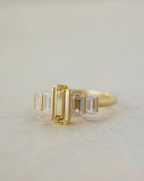 <a href="https://junerings.com/products/sapphire-diamond-five-stone-oak">June Rings</a>