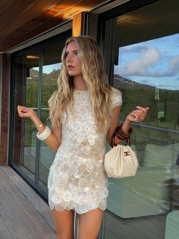 Content: <a href="https://www.instagram.com/p/DXj_TEcDreR/?hl=en&amp;img_index=3">Aquired Style</a>