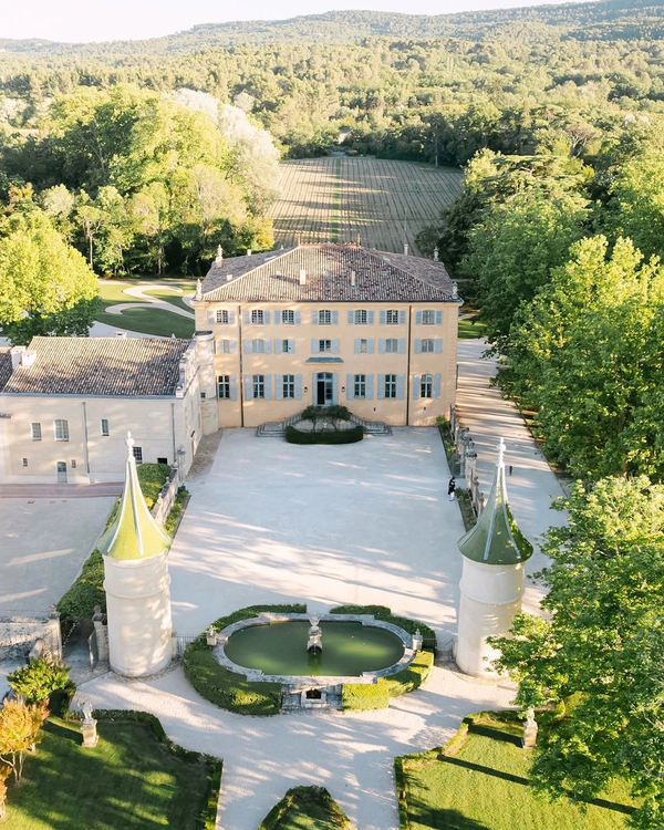 <a href="https://www.instagram.com/chateaudefonscolombe/">Château de Fonscolombe</a>, Photography: <a href="https://www.instagram.com/p/DaSOcfejQPl/?img_index=1">Ricky Baillie</a>