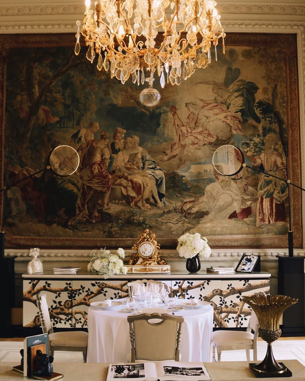 <a href="https://www.instagram.com/p/DP0eP9wAee3/?img_index=4">Hôtel de Crillon, A Rosewood Hotel</a>