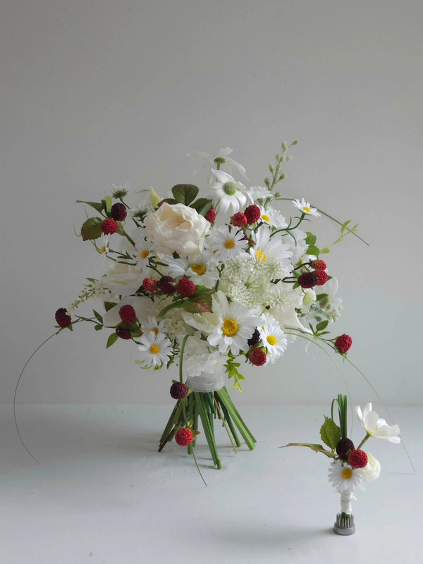<a href="https://www.instagram.com/p/DYj_nF4Ev0b/?img_index=1">Marilace Bouquet</a>