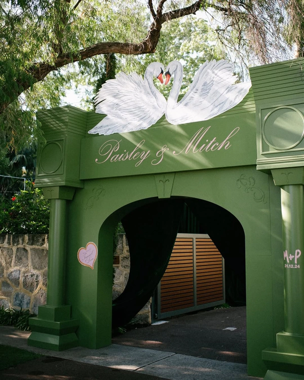 <a href="https://www.instagram.com/p/DEeuKyky13o/?img_index=1">Freak Haus</a>