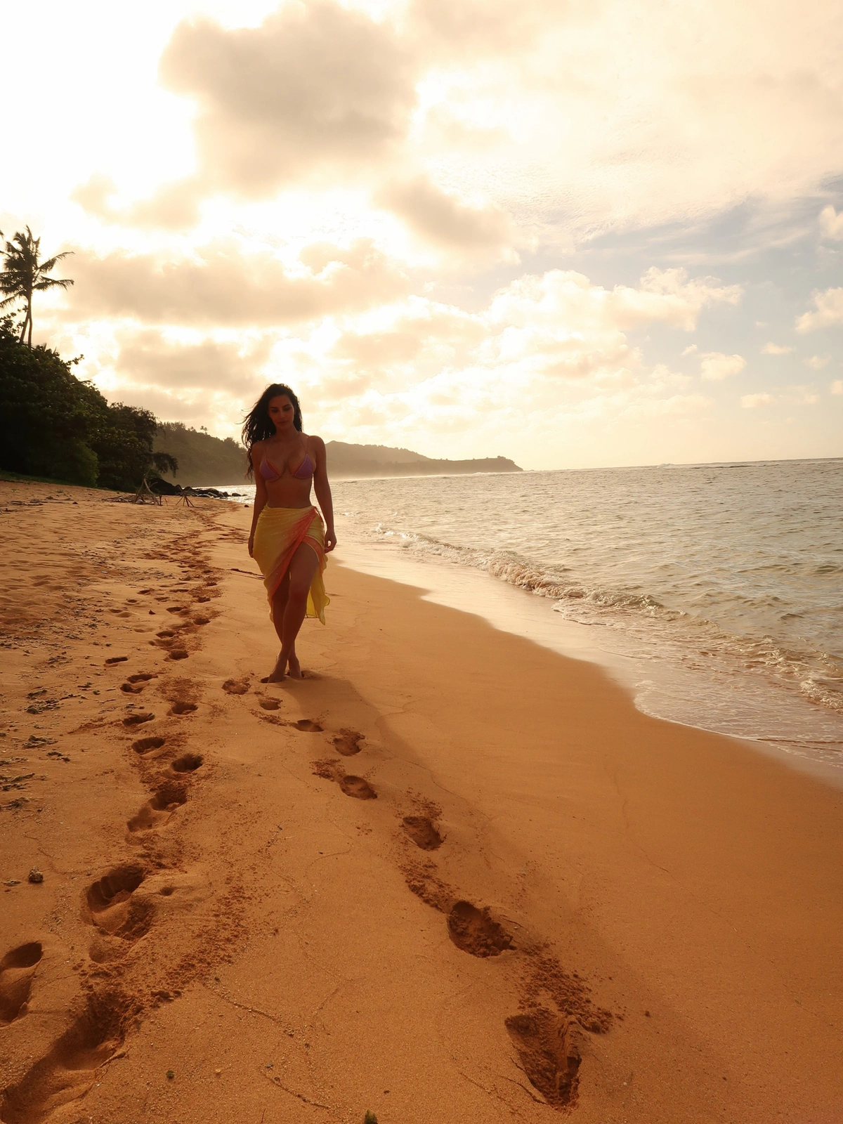 Kim Kardashian and Lewis Hamilton Share Loved-Up Photos From Their Hawaii Vacation — photo 2