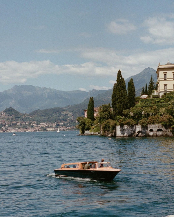 How to Find the Right Photographer For a Destination Wedding?