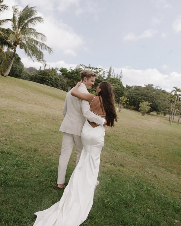 Real Wedding: Chloe & Duncan in Maui | Beach Wedding, Photos