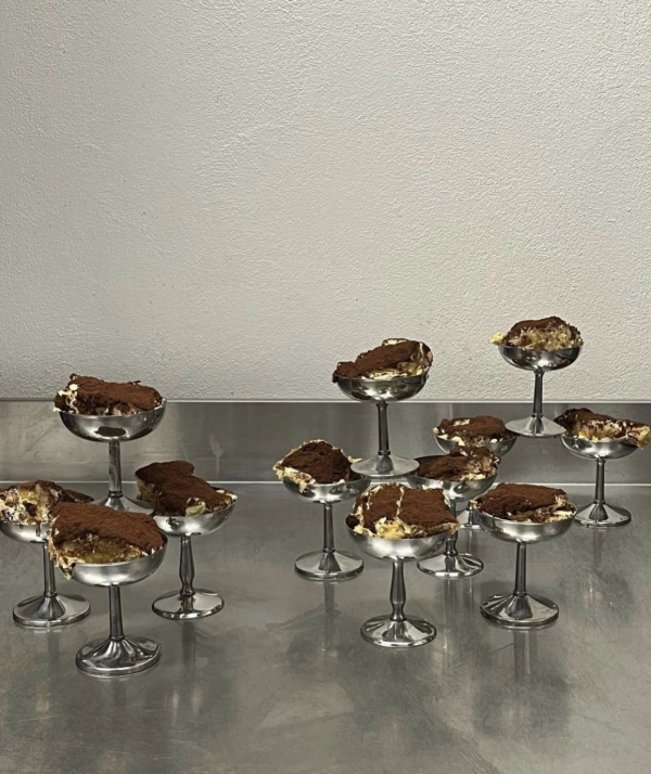 Christmas Table Decoration Ideas 2023 | Xmas Table Decor | Elegant, Modern Set Up