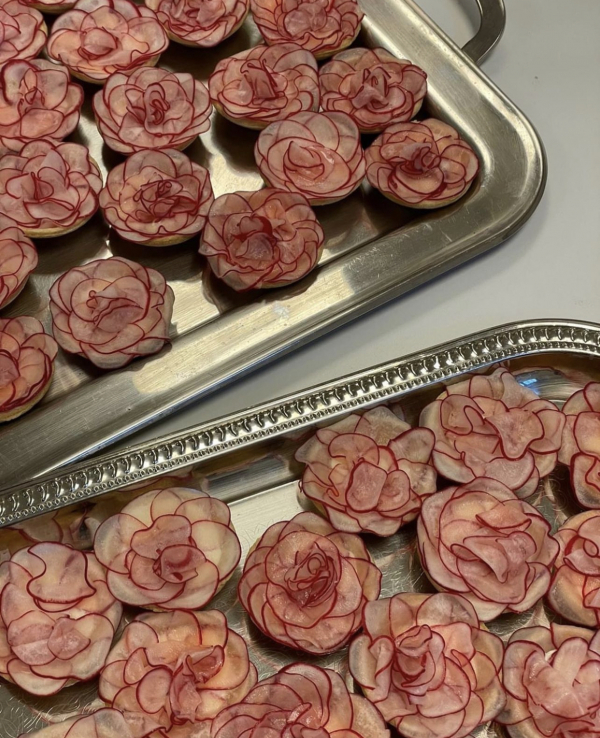 Christmas Table Decoration Ideas 2023 | Xmas Table Decor | Elegant, Modern Set Up