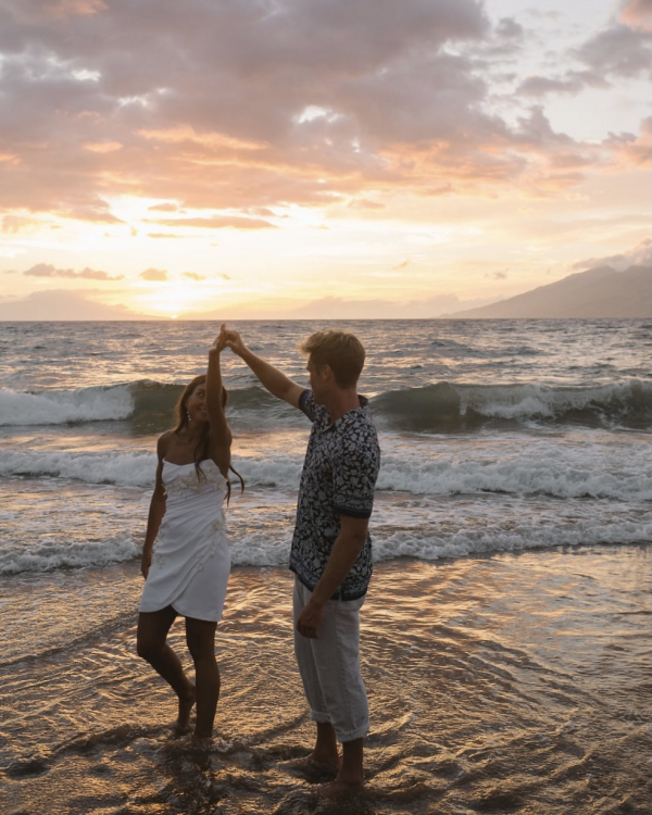 Real Wedding: Chloe & Duncan in Maui | Beach Wedding, Photos