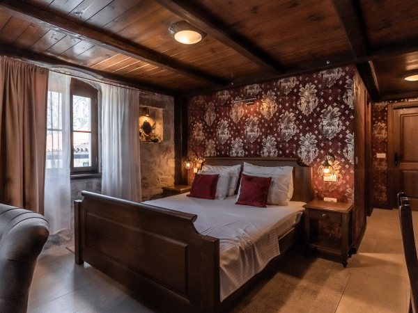 Venues Talici Hill Rustic Villas