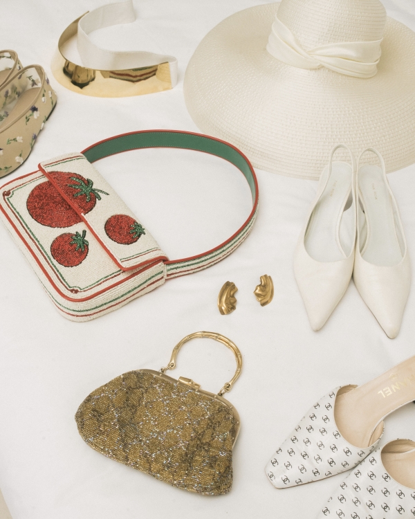 A Glamorous Seaside Wedding Evocative of a Classic Italian Film