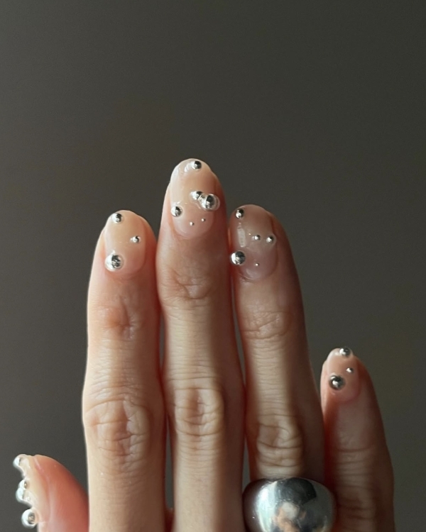 25 Show-Stopping Nail Design Ideas for New Year’s Eve 2025