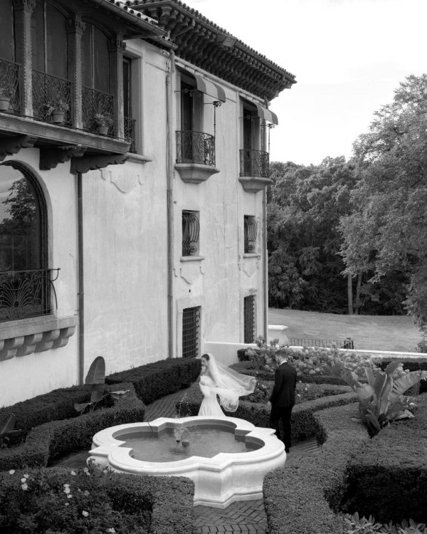 Mastering Your Wedding Photos: 5 Experts Share the Biggest Photo Fails to Avoid