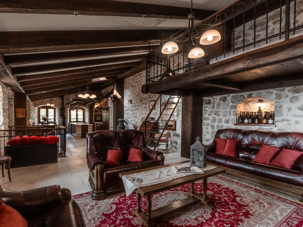 Venues Talici Hill Rustic Villas