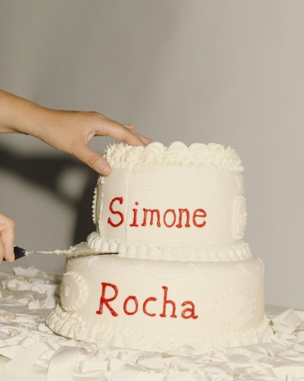 30 Vintage-Inspired Tiered Cakes to Sweeten Your Big Day