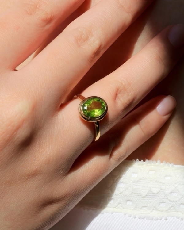 Color Your Love: The Ultimate Guide to Engagement Ring Gemstones