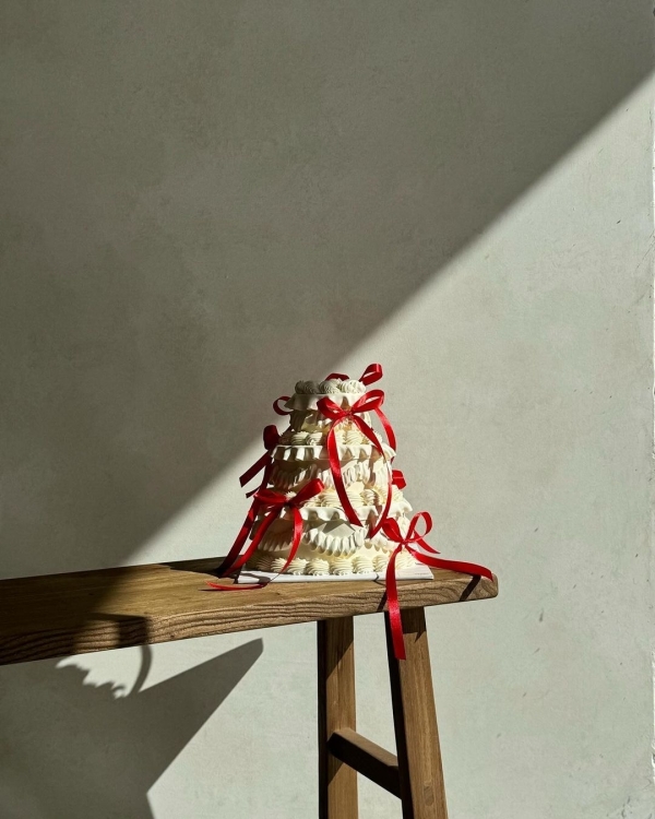 30 Vintage-Inspired Tiered Cakes to Sweeten Your Big Day